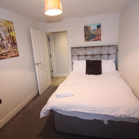 West Drayton  Holden Court Apartments - Apt 3 מראה חיצוני תמונה