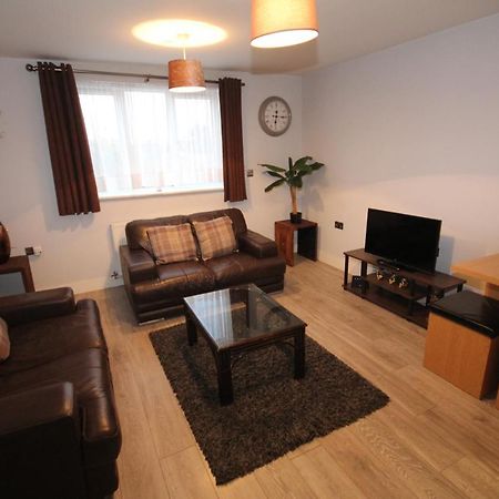 West Drayton  Holden Court Apartments - Apt 3 מראה חיצוני תמונה